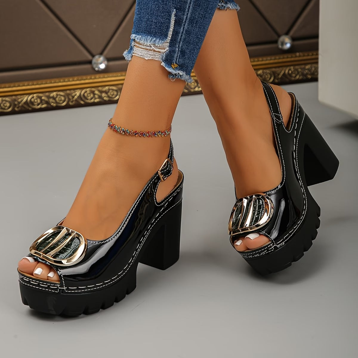 🔥Last day 49% OFF - Women's Vintage Metal Buckle Pumps