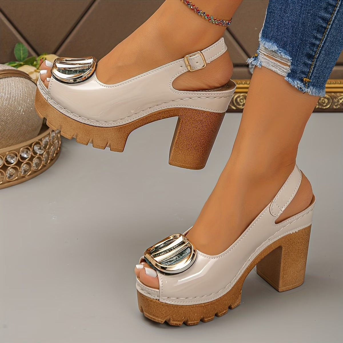 🔥Last day 49% OFF - Women's Vintage Metal Buckle Pumps