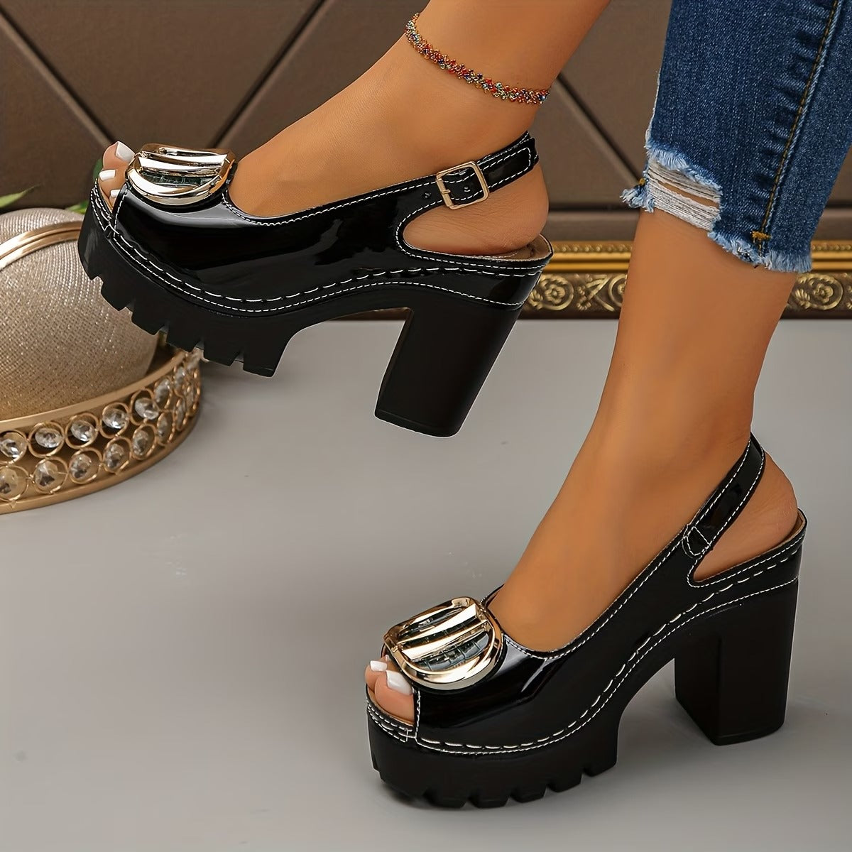 🔥Last day 49% OFF - Women's Vintage Metal Buckle Pumps